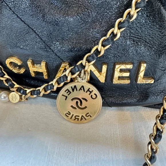 Chanel Shiny Crumpled Calfskin Quilted Pearl Mini 22 Black - Picture 4 of 8